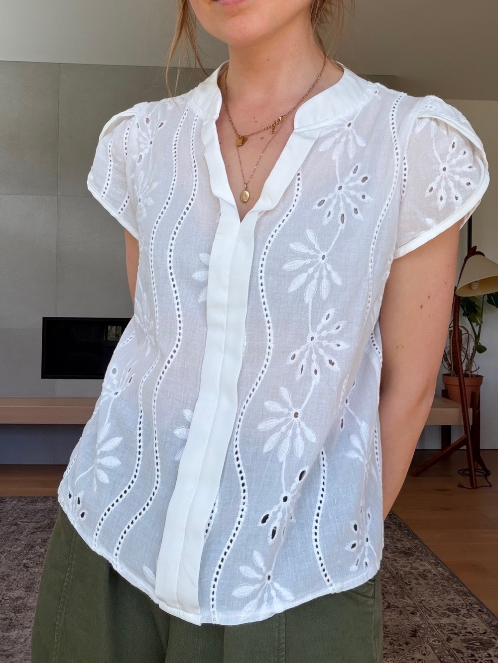 White Eyelet Embroidered tulip sleeve blouse xs to small
